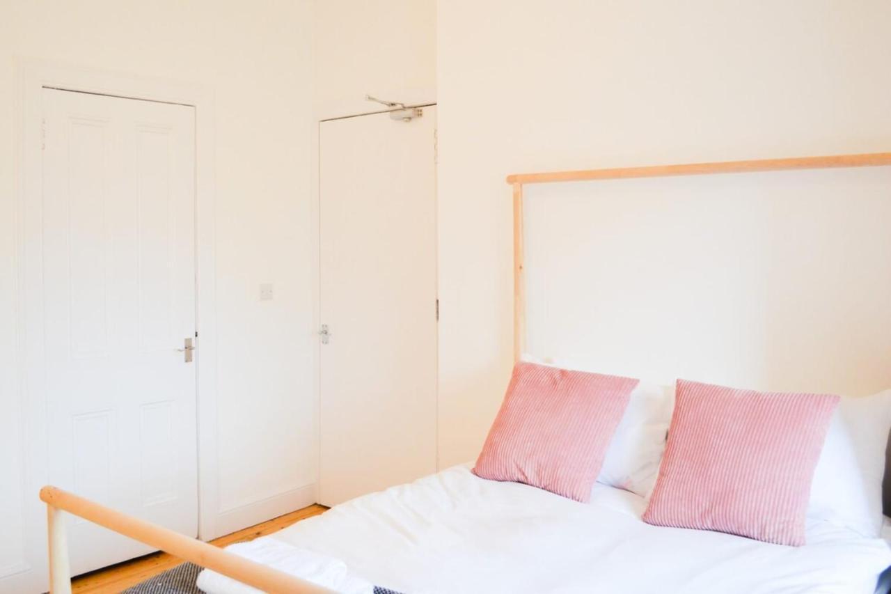 Modern 1 Bedroom Flat In The Heart Of 에든버러 외부 사진